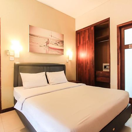 Kuta Legian Inn Екстер'єр фото